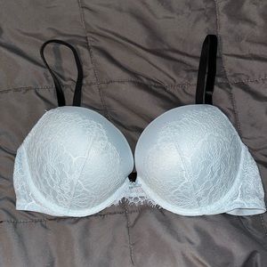 38C Victoria’s Secret push-up bra